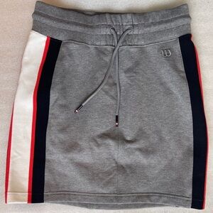 Wilson Women’s Gray Pencil Skirt